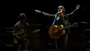Oasis Nyanyikan Live Forever sebagai Tribute Kematian Diogo Jota
