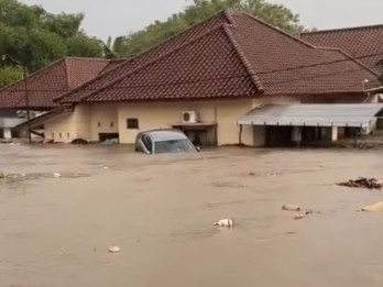 Kota Mataram Diterjang Banjir, Ratusan Rumah Terendam
