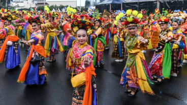 Pertunjukan Kolosal Budaya Jakarta Dalam Warna