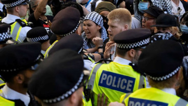 Polisi Inggris Tangkap Puluhan Demonstran Pendukung Kelompok Pro-Palestina