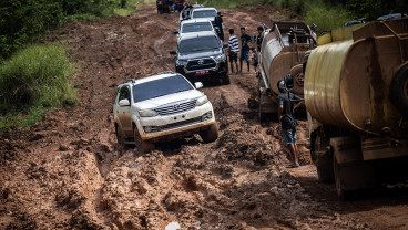 Jalan Trans Papua Rusak di Merauke