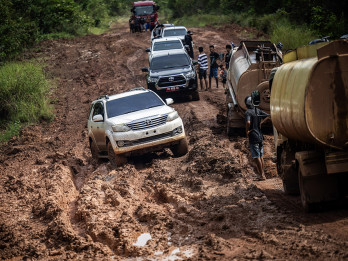 Jalan Trans Papua Rusak di Merauke
