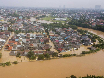 KLH Cabut Izin Lingkungan dan Bongkar Sejumlah Usaha di Puncak Penyebab Banjir