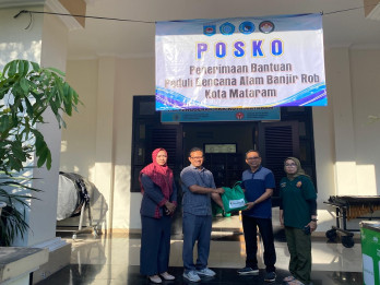 Bank NTB Syariah Salurkan Bantuan CSR untuk Korban Banjir di Mataram
