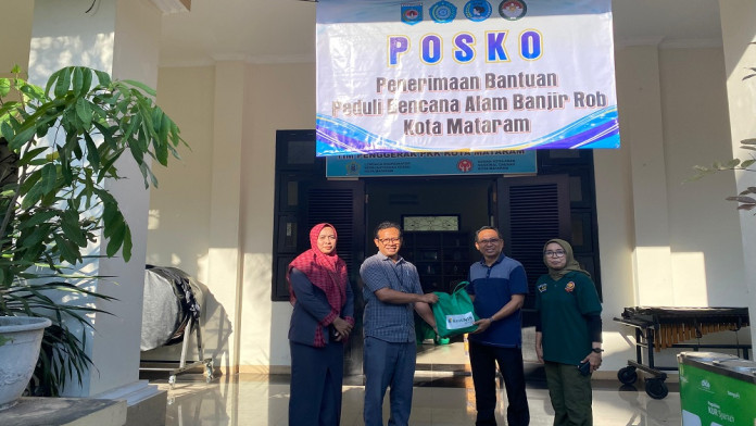 Bank NTB Syariah Salurkan Bantuan CSR untuk Korban Banjir di Mataram