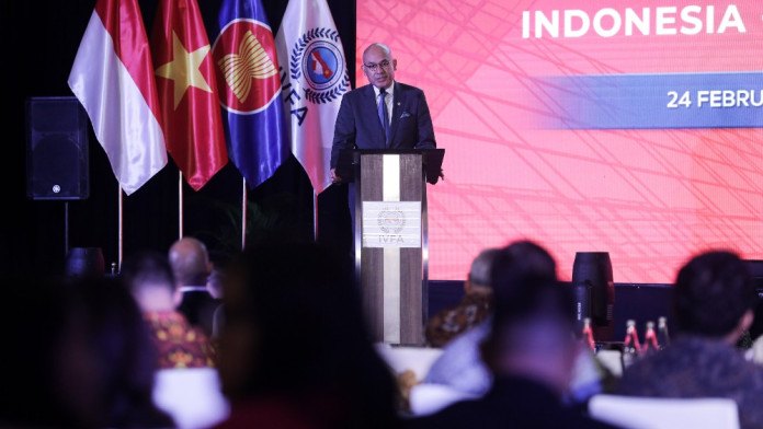 Wamenlu Sebut KTT BRICS Tak Bahas Ancaman Tambahan Tarif 10% dari Trump