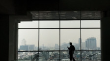 Outlook Ekonomi RI Turun, Istana: Bukan Pesimis, Ini Realistis