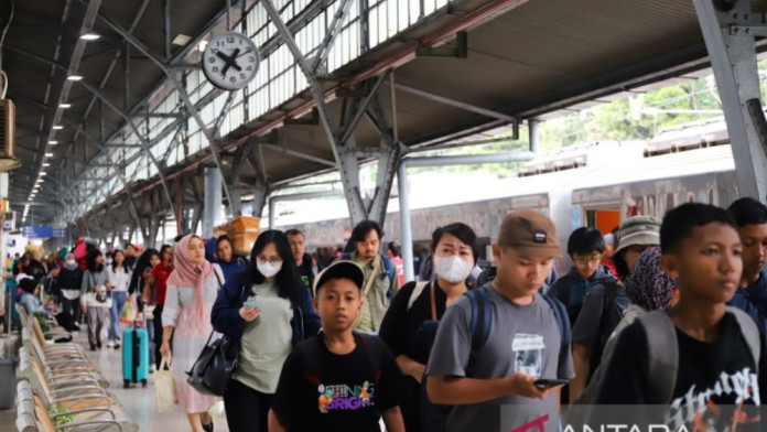 Grup KAI Layani 240,9 Juta Pelanggan Selama Semester I-2025