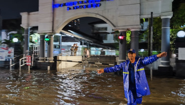 Dedi Mulyadi Perintahkan Bekasi dan Karawang Segerakan Normalisasi Sungai