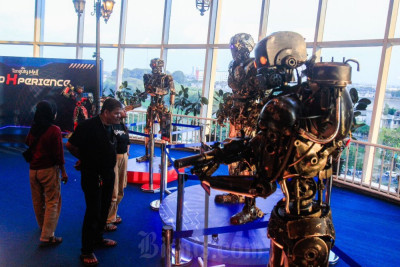 Pameran Robot Dari Onderdil Bekas