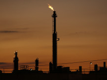 BlackRock Tancap Gas Borong Saham PGAS saat Harga Minyak Memanas
