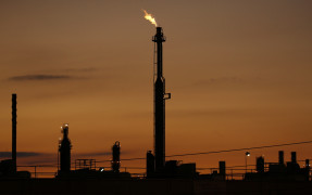 BlackRock Tancap Gas Borong Saham PGAS saat Harga Minyak Memanas