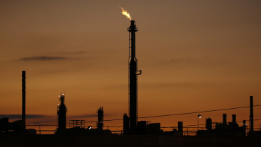 BlackRock Tancap Gas Borong Saham PGAS saat Harga Minyak Memanas