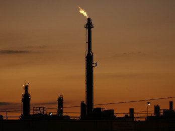 BlackRock Tancap Gas Borong Saham PGAS saat Harga Minyak Memanas