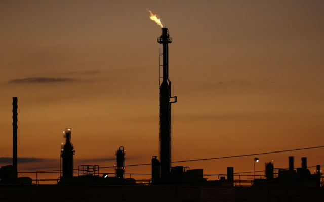 BlackRock Tancap Gas Borong Saham PGAS saat Harga Minyak Memanas