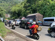 Prakiraan Cuaca Bandung Besok Pagi, Jumat (11/7): Mayoritas Berawan, Sedikit Gerimis
