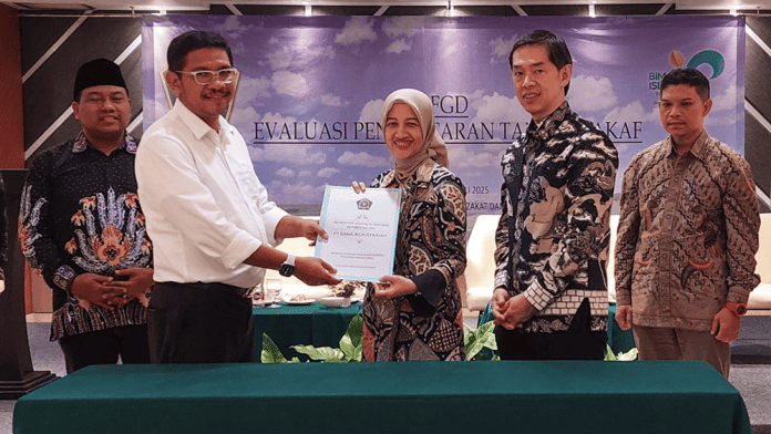 BCA Syariah Ditunjuk Sebagai Lembaga Keuangan Syariah Penerima Wakaf Uang