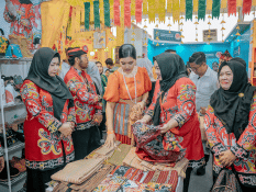 Sumut Hadir di Acara HUT ke-45 Dekranas, Pamer Tas hingga Songket
