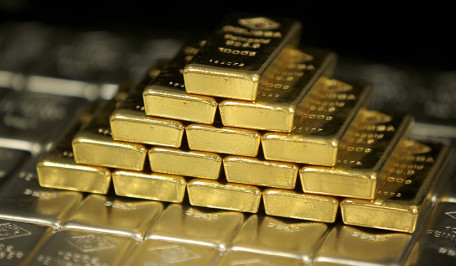 Harga Emas Naik Tipis saat Dolar AS Menguat, Terdampak Tarif Baru Trump