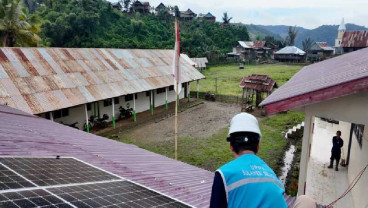 Dua Sekolah Terpencil di Seko Luwu Utara Akhirnya Tersambung Listrik