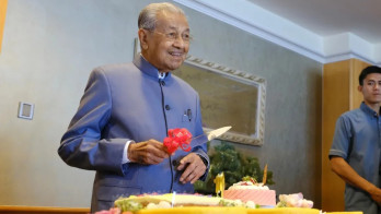 Intip Rahasia Mantan Perdana Menteri Malaysia Mahathir Mohamad Masih Aktif di Usia 100 Tahun