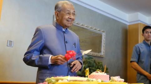 Intip Rahasia Mantan Perdana Menteri Malaysia Mahathir Mohamad Masih Aktif di Usia 100 Tahun