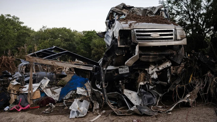 Respon Bencana, Trump Kunjungi Lokasi Banjir Bandang di Texas AS