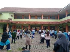Sekolah Swasta di Cirebon Bertahan Hanya dengan 11 Siswa Baru
