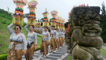 Parade Seni Budaya di The Blooms Garden Bali