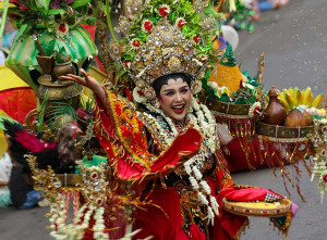 Parade Kostum dalam Banyuwangi Ethno Carnival (BEC)