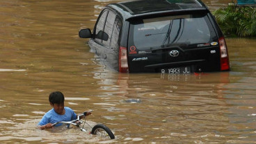 Simak! 7 Langkah Awal Tangani Mobil Terendam Banjir