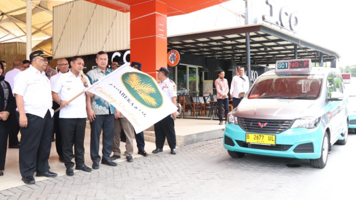 Pemkab Bekasi Sulap Wuling Confero jadi Angkot AC Modern, Tarif Rp5.000