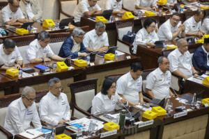 Menkeu Sri Mulyani Ikuti Raker Dengan Komisi XI DPR