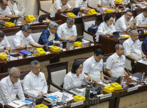 Menkeu Sri Mulyani Ikuti Raker Dengan Komisi XI DPR