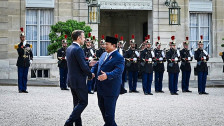 Prabowo Ungkap Isi Pertemuan Makan Malam Privat dengan Macron di Istana Elysee