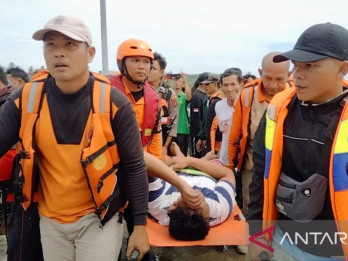 Kapal Boat Terbalik di Selat Sipora, 18 Penumpang Nyaris Hilang