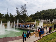 Gencarkan Penghijauan, BP Batam Tanam 1.000 Pohon di Waduk Duriangkang