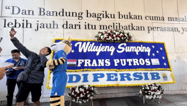 Cara Unik Persib Kenalkan Pemain Baru Lewat Karangan Bunga