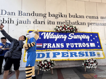 Cara Unik Persib Kenalkan Pemain Baru Lewat Karangan Bunga