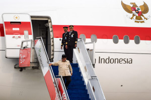 Presiden Prabowo Subianto Tiba di Tanah Air Setelah Melakukan Lawatan ke Enam Negara