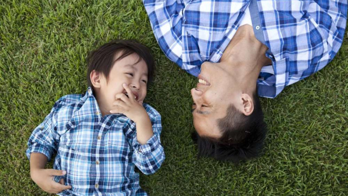 Tips Parenting, Manfaat Ayah Antar Anak ke Sekolah