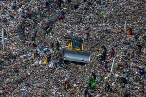 Pemprov Jabar Operasikan Zona 5 TPA Sariukti Dengan Sistem Sanitary Landfill