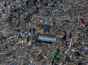 Pemprov Jabar Operasikan Zona 5 TPA Sariukti Dengan Sistem Sanitary Landfill