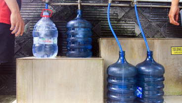 Depot Air Minum Gratis di Jakarta Sediakan 2.000 Botol Air Galon