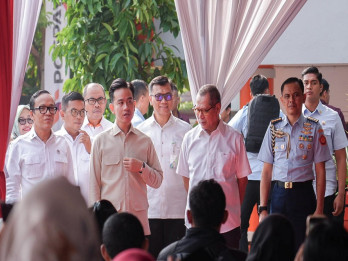 Wapres Tinjau Langsung Pemberian BSU ke Pekerja BPJS Ketenagakerjaan