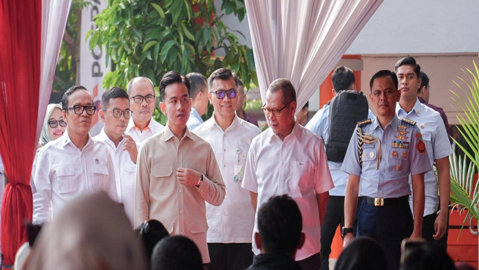 Wapres Tinjau Langsung Pemberian BSU ke Pekerja BPJS Ketenagakerjaan