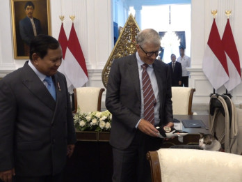 Keistimewaan Bobby Kertanegara, Dikawal Polisi hingga Hadiah Kalung Paus Bill Gates