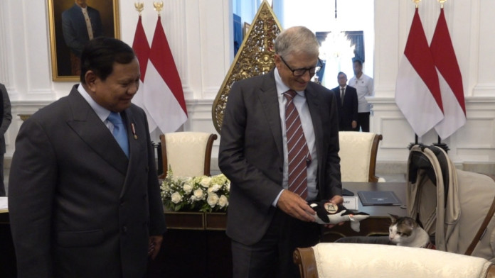 Keistimewaan Bobby Kertanegara, Dikawal Polisi hingga Hadiah Kalung Paus Bill Gates