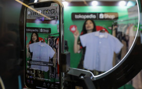 Taktik Tokopedia - Lazada Ubah Beban Biaya Pedagang di Platform