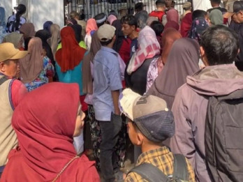 Warga Masih Menyemut di Lapangan Otista Garut Usai Tragedi Pesta Pernikahan Anak Gubernur